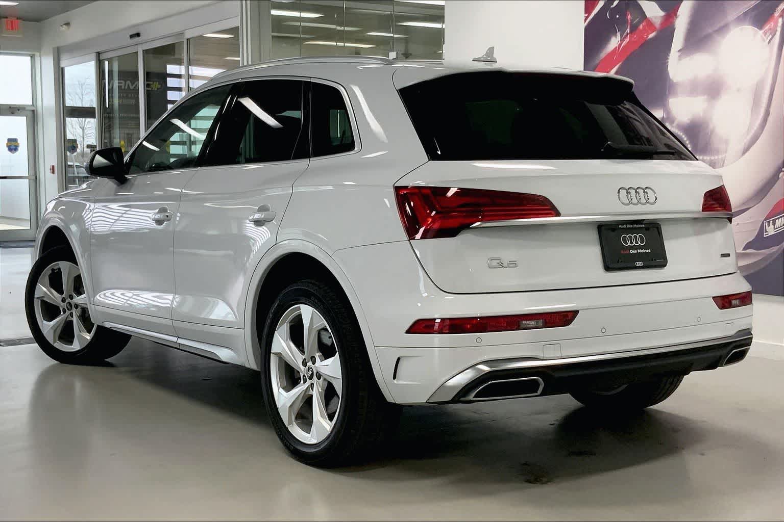 Thumbnail: 2022 Audi Q5 - 4