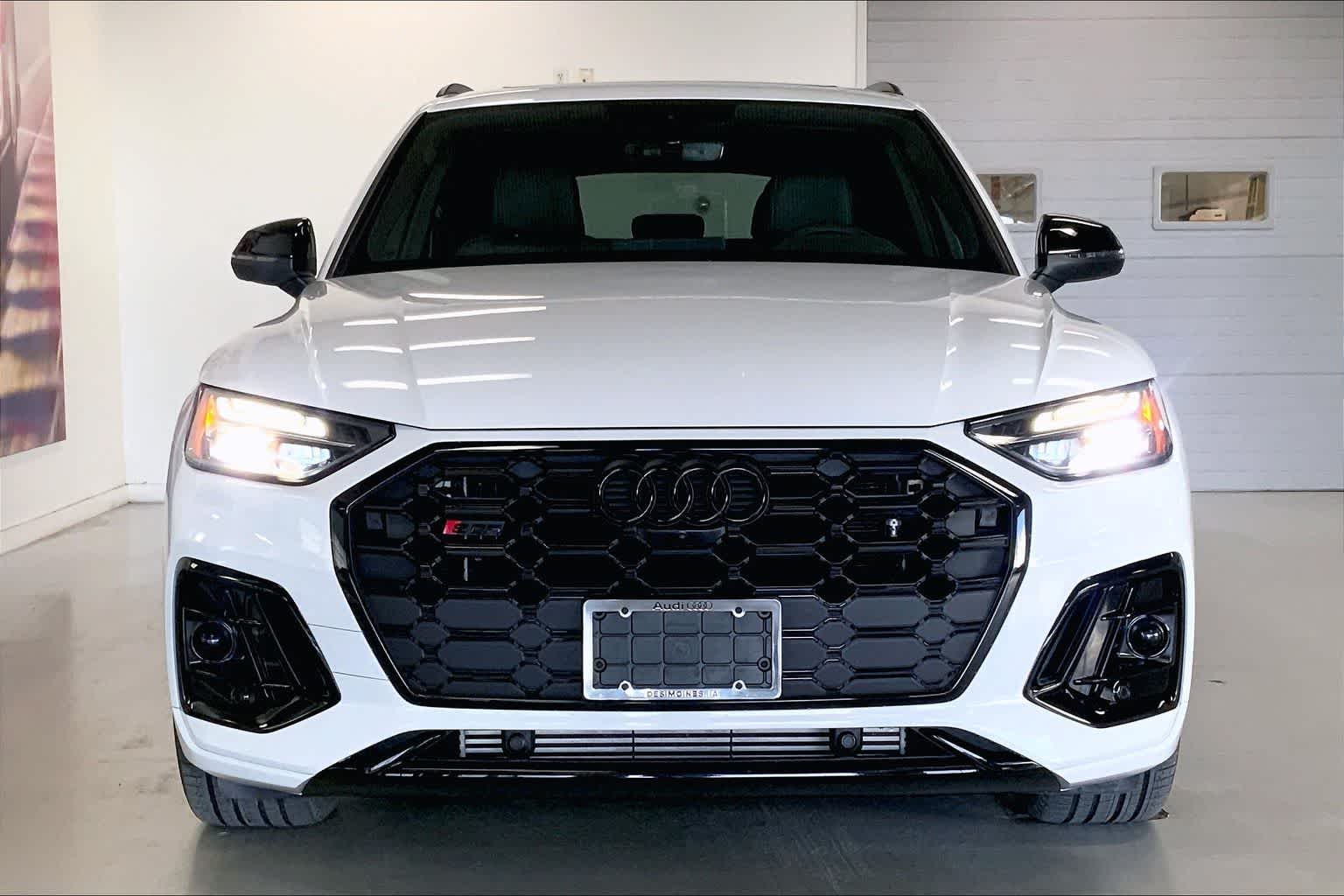 Thumbnail: 2025 Audi SQ5 - 6