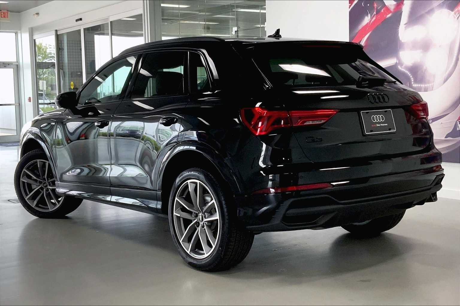 Thumbnail: 2025 Audi Q3 - 4