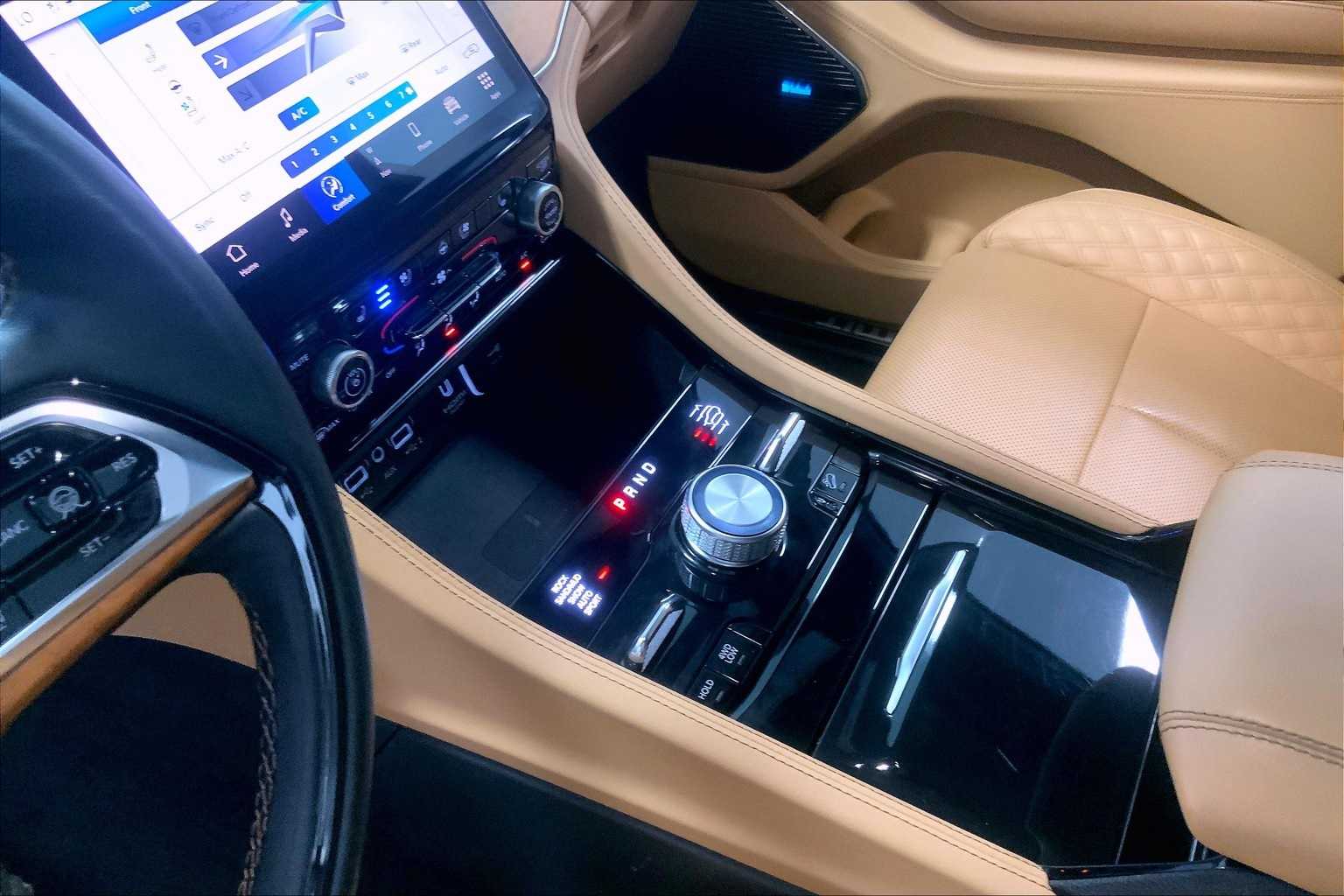 Thumbnail: 2022 Jeep Grand Cherokee - 14