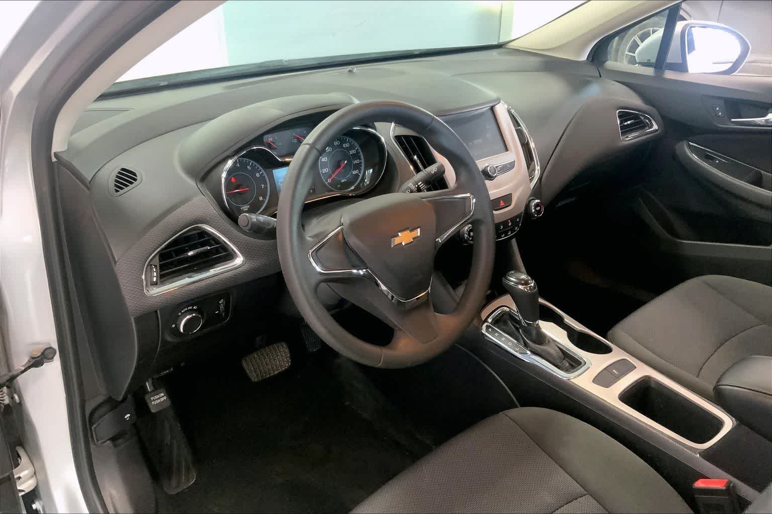 Thumbnail: 2017 Chevrolet Cruze - 2