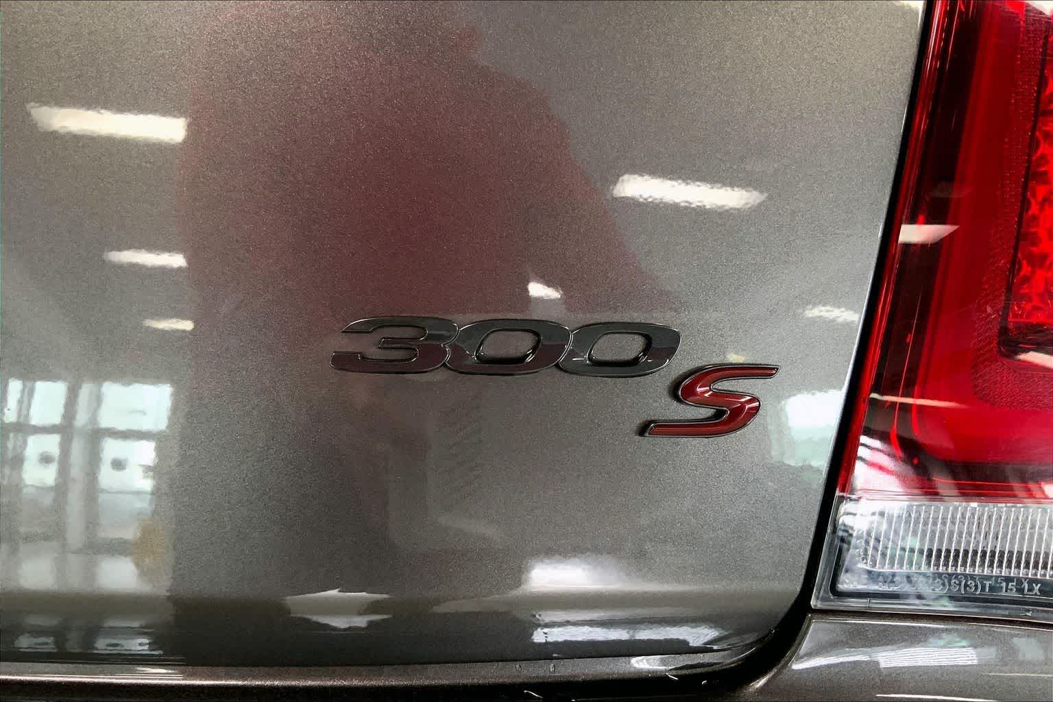 Thumbnail: 2022 Chrysler 300 - 6