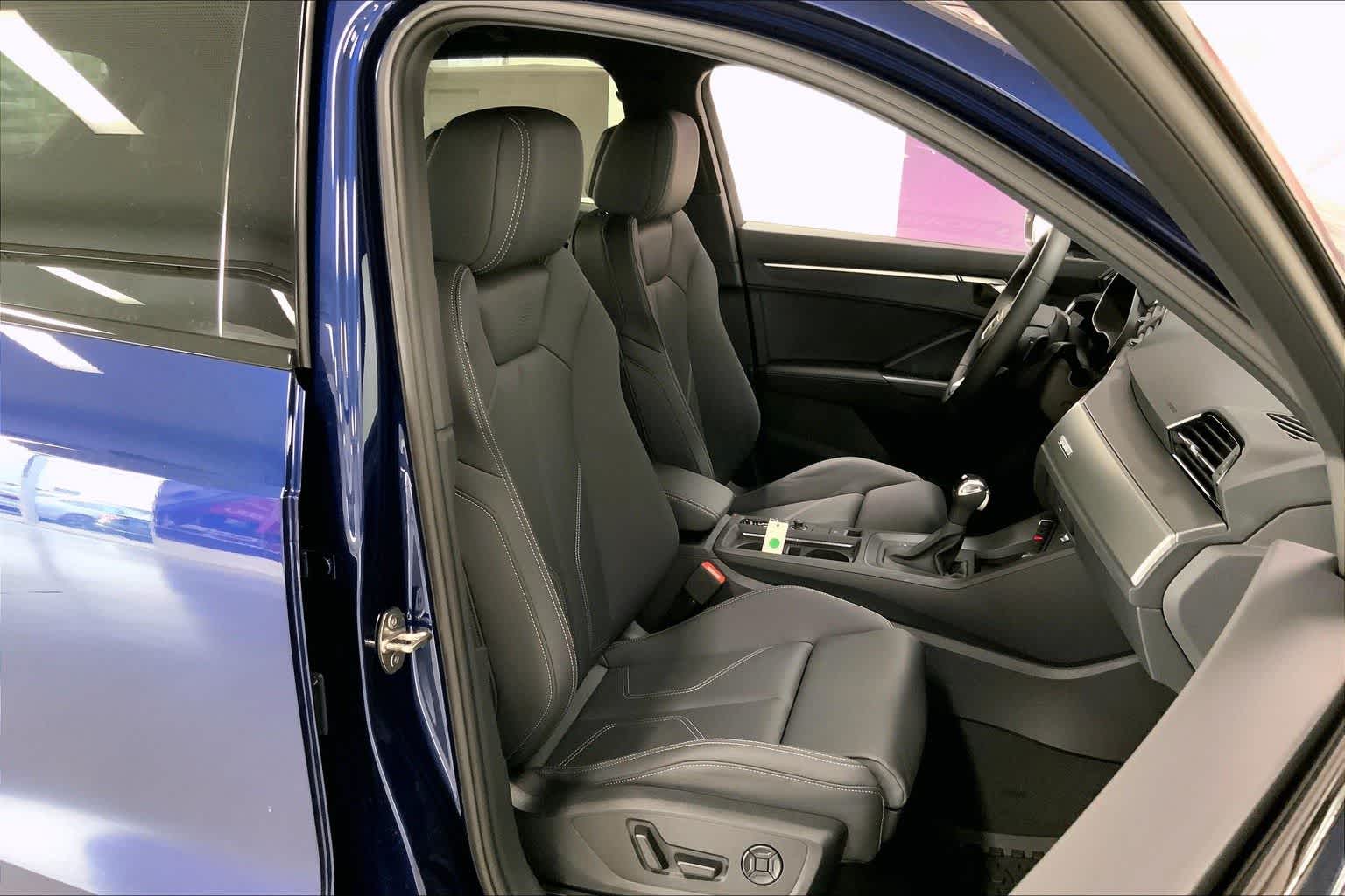 Thumbnail: 2025 Audi Q3 - 13