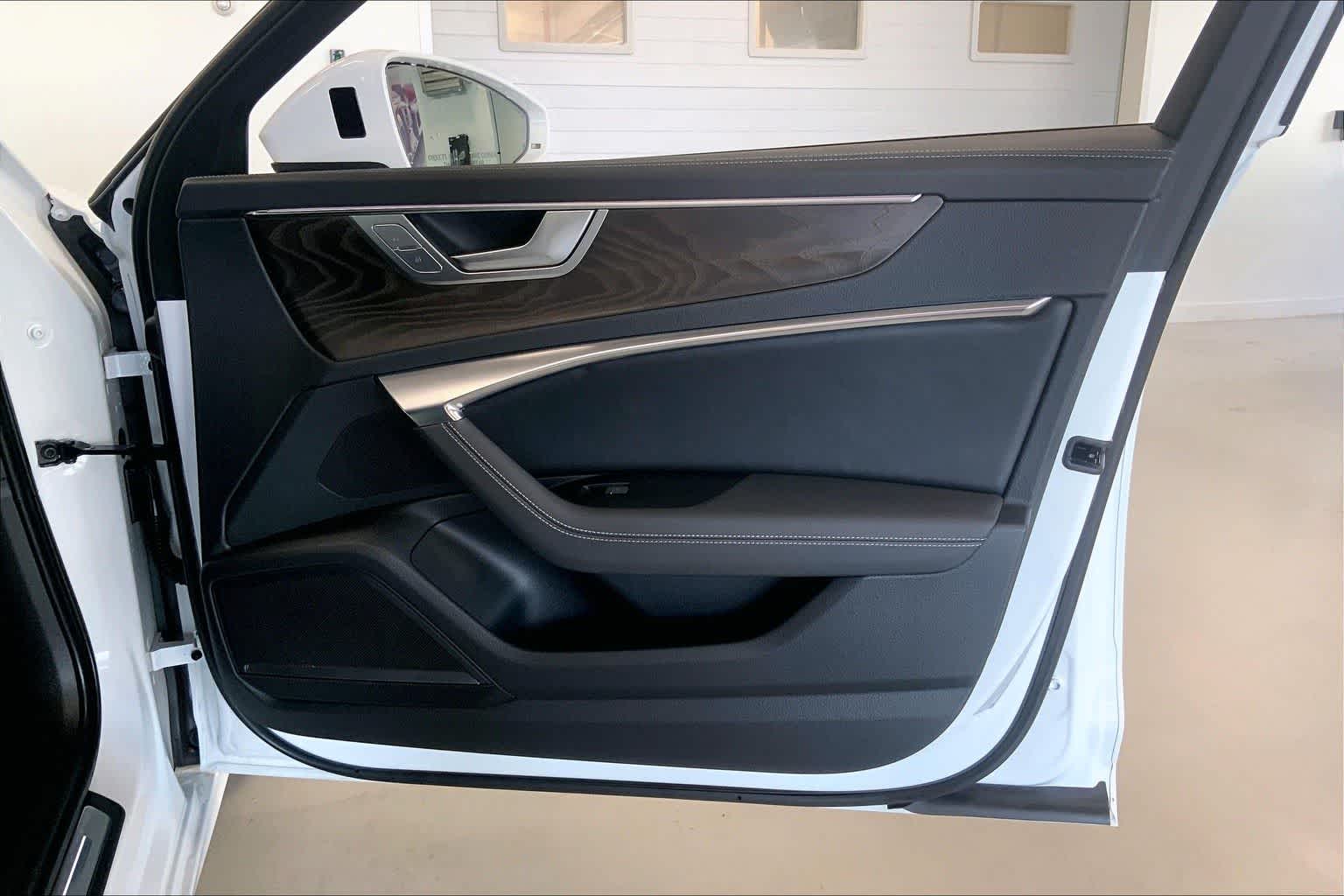 Thumbnail: 2021 Audi A6 - 25