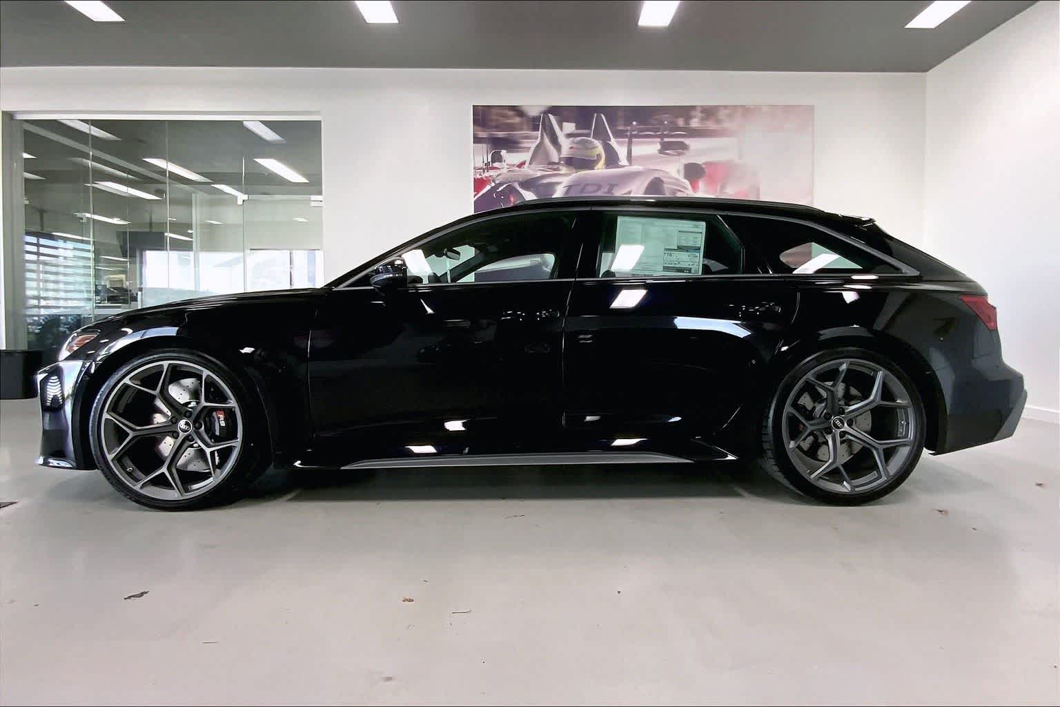 Thumbnail: 2026 Audi RS 6 - 3