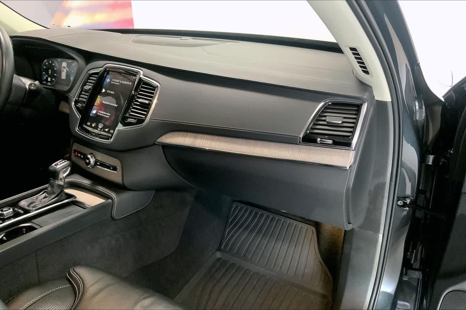 Thumbnail: 2021 Volvo XC90 - 23