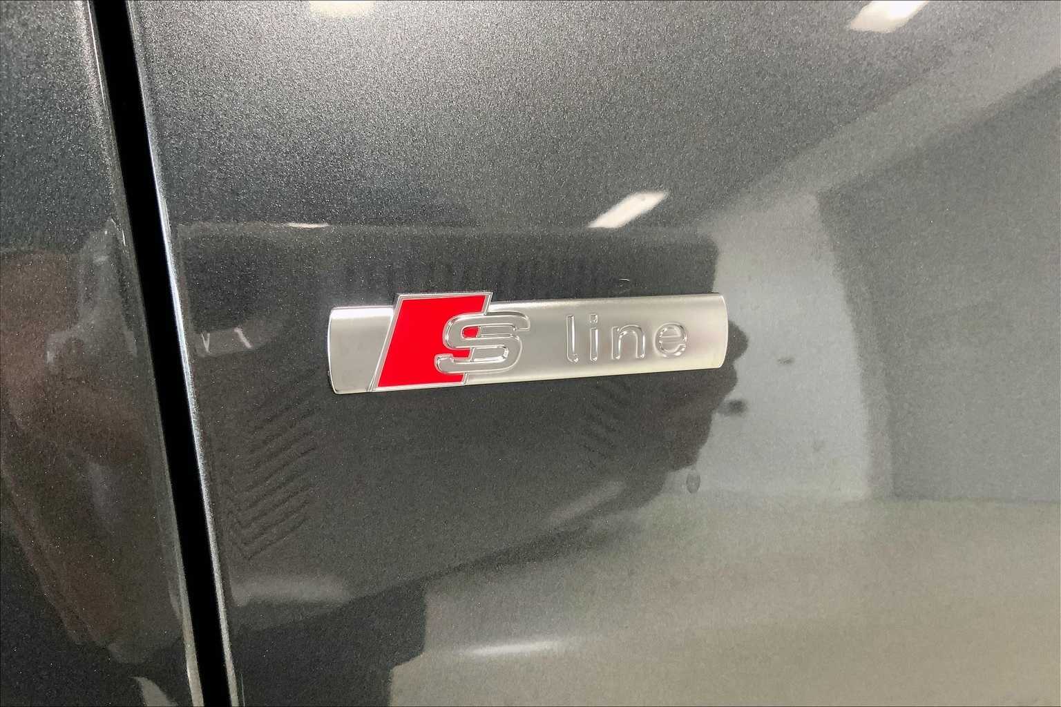 Thumbnail: 2026 Audi Q8 - 7