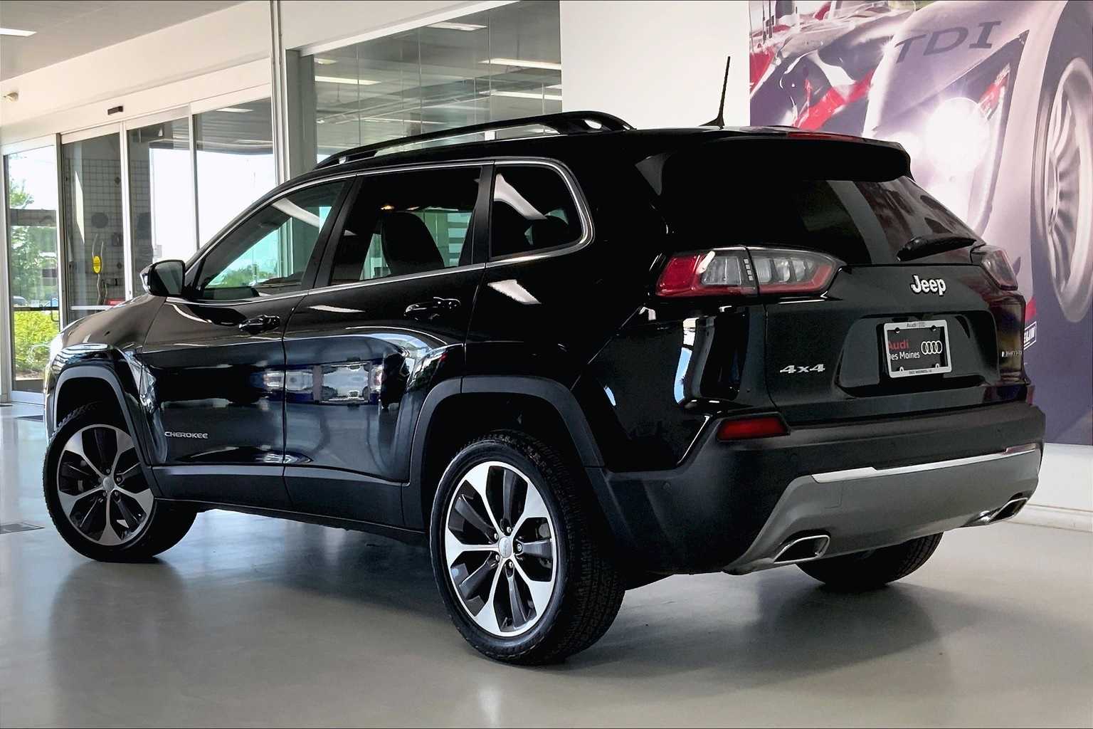 Thumbnail: 2022 Jeep Cherokee - 4