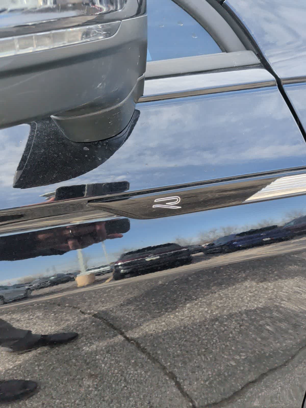 Thumbnail: 2022 Volkswagen Tiguan - 10