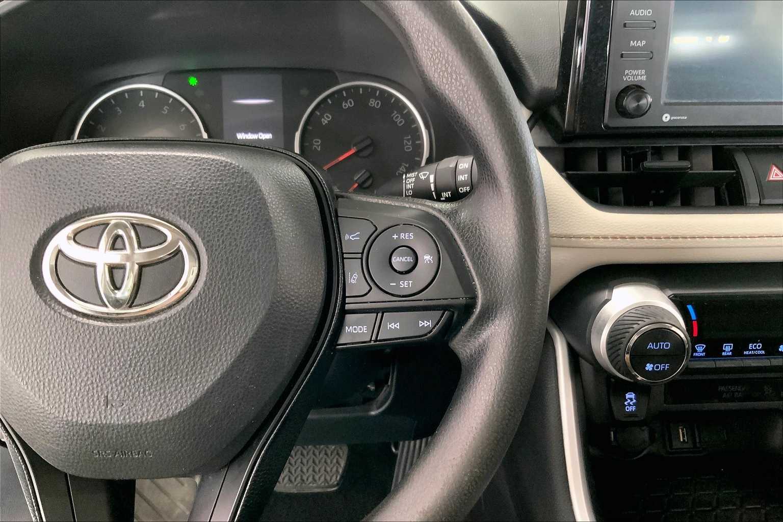 Thumbnail: 2021 Toyota RAV4 - 21