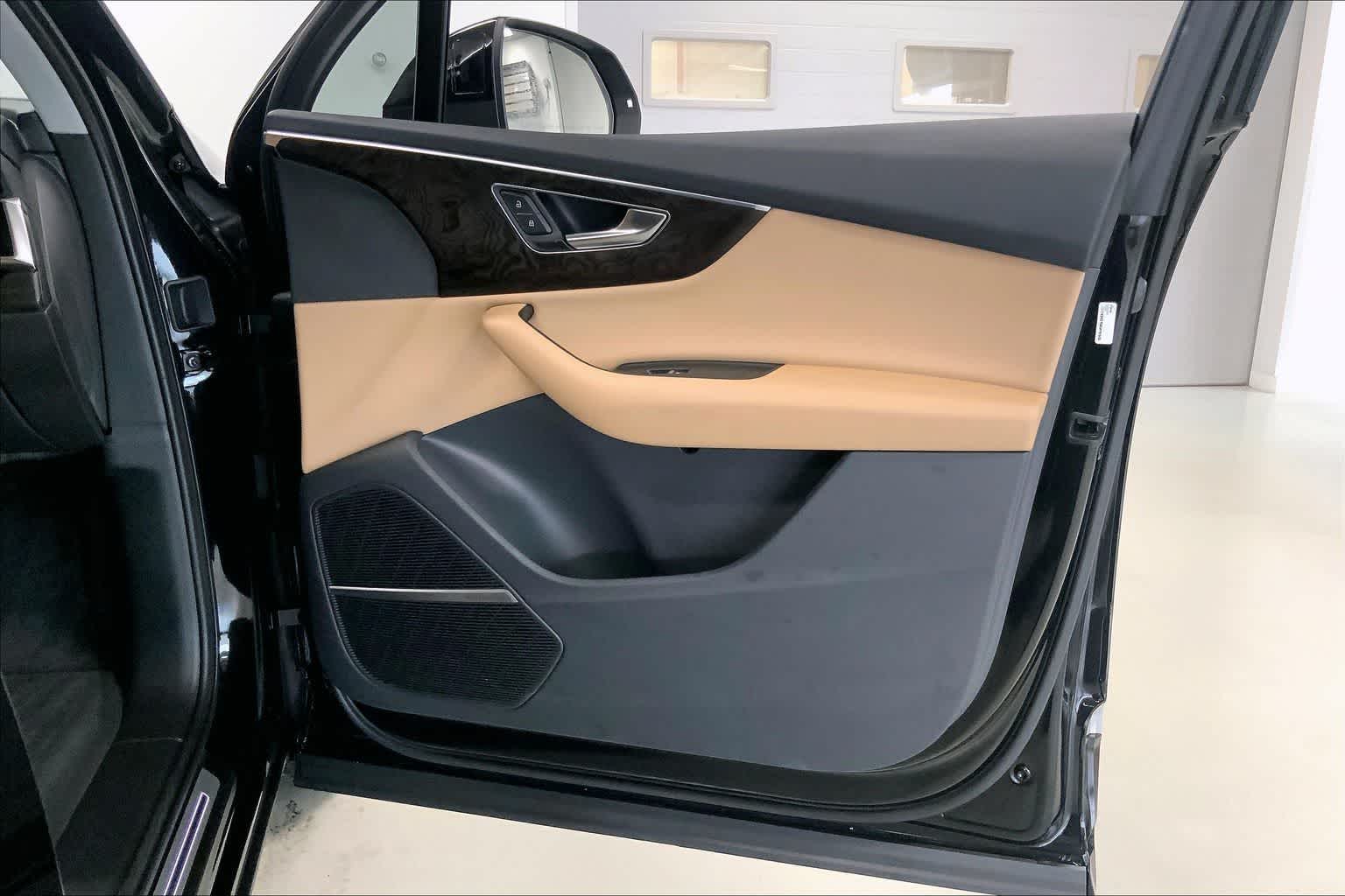 Thumbnail: 2022 Audi Q7 - 25