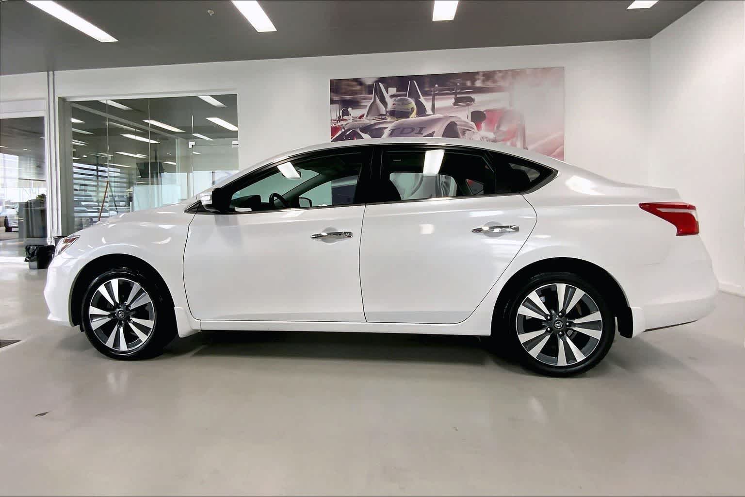 Thumbnail: 2018 Nissan Sentra - 3