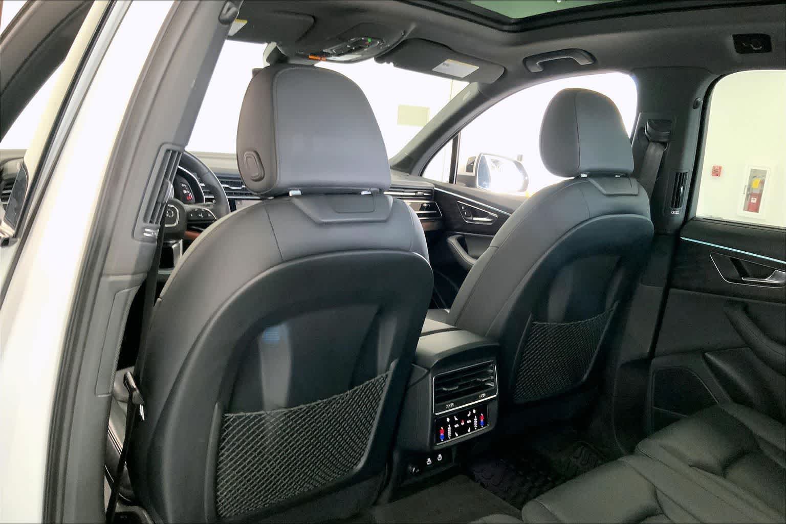 Thumbnail: 2023 Audi Q7 - 11