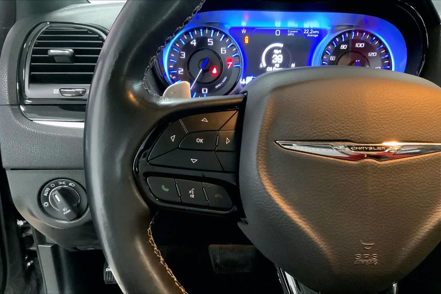 Thumbnail: 2022 Chrysler 300 - 21