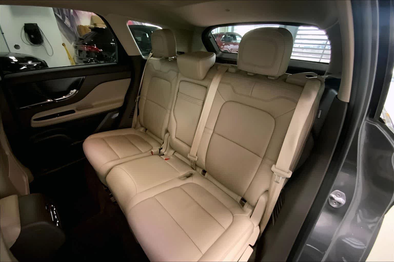 Thumbnail: 2022 Lincoln Corsair - 26