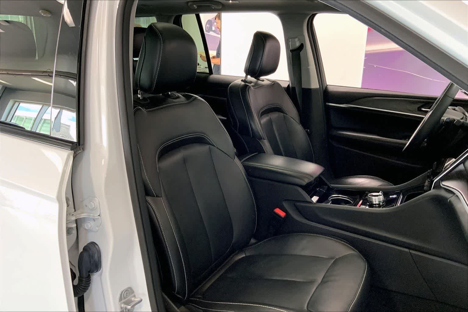 Thumbnail: 2022 Jeep Grand Cherokee - 11