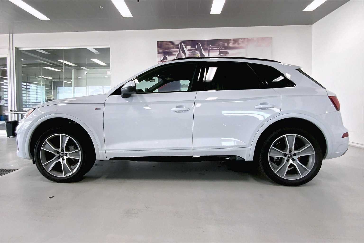 2025 Audi Q5 45 S line Premium photo 3