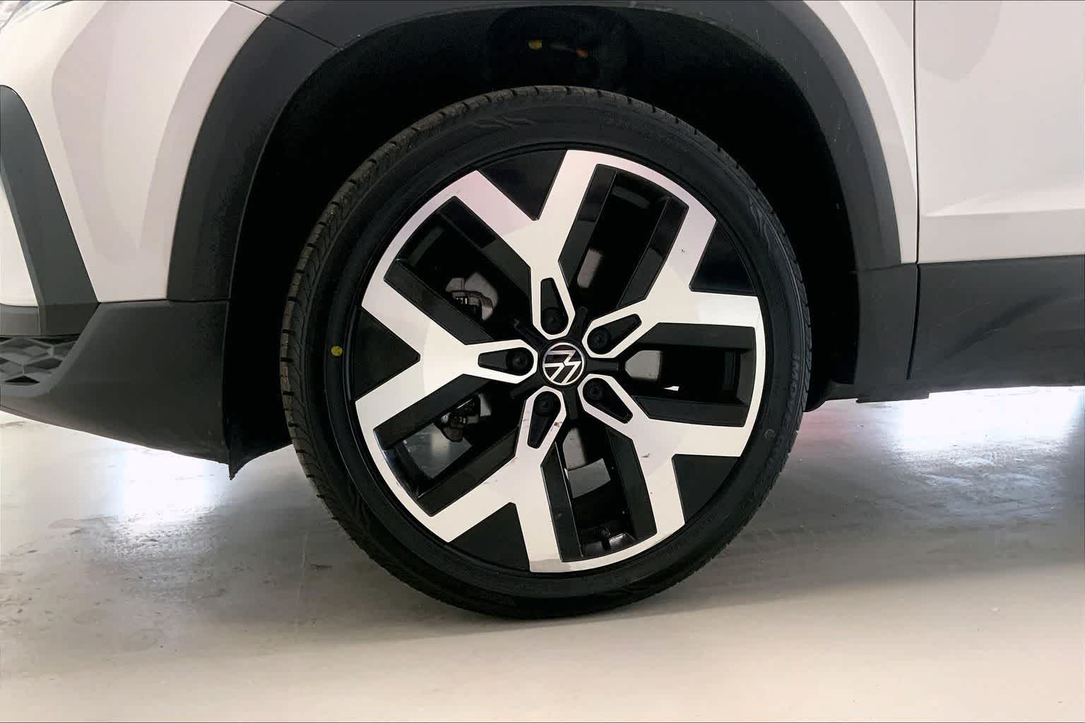 Thumbnail: 2023 Volkswagen Taos - 8