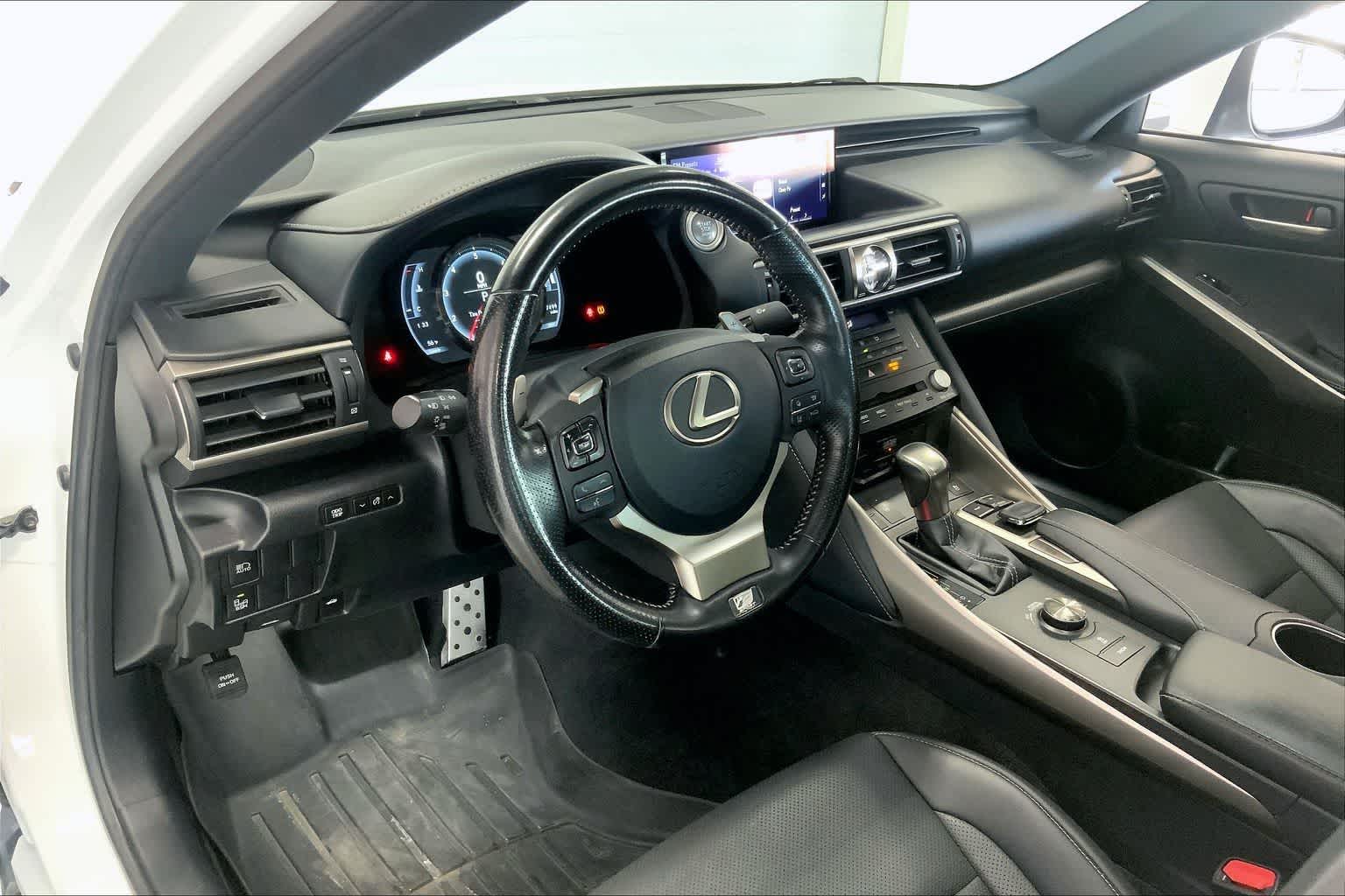 Thumbnail: 2018 Lexus IS - 2