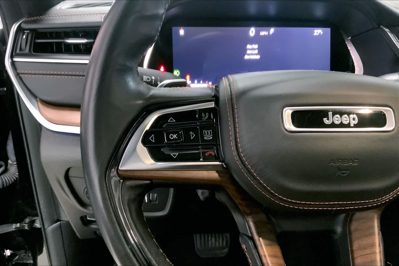 Thumbnail: 2022 Jeep Grand Cherokee - 21