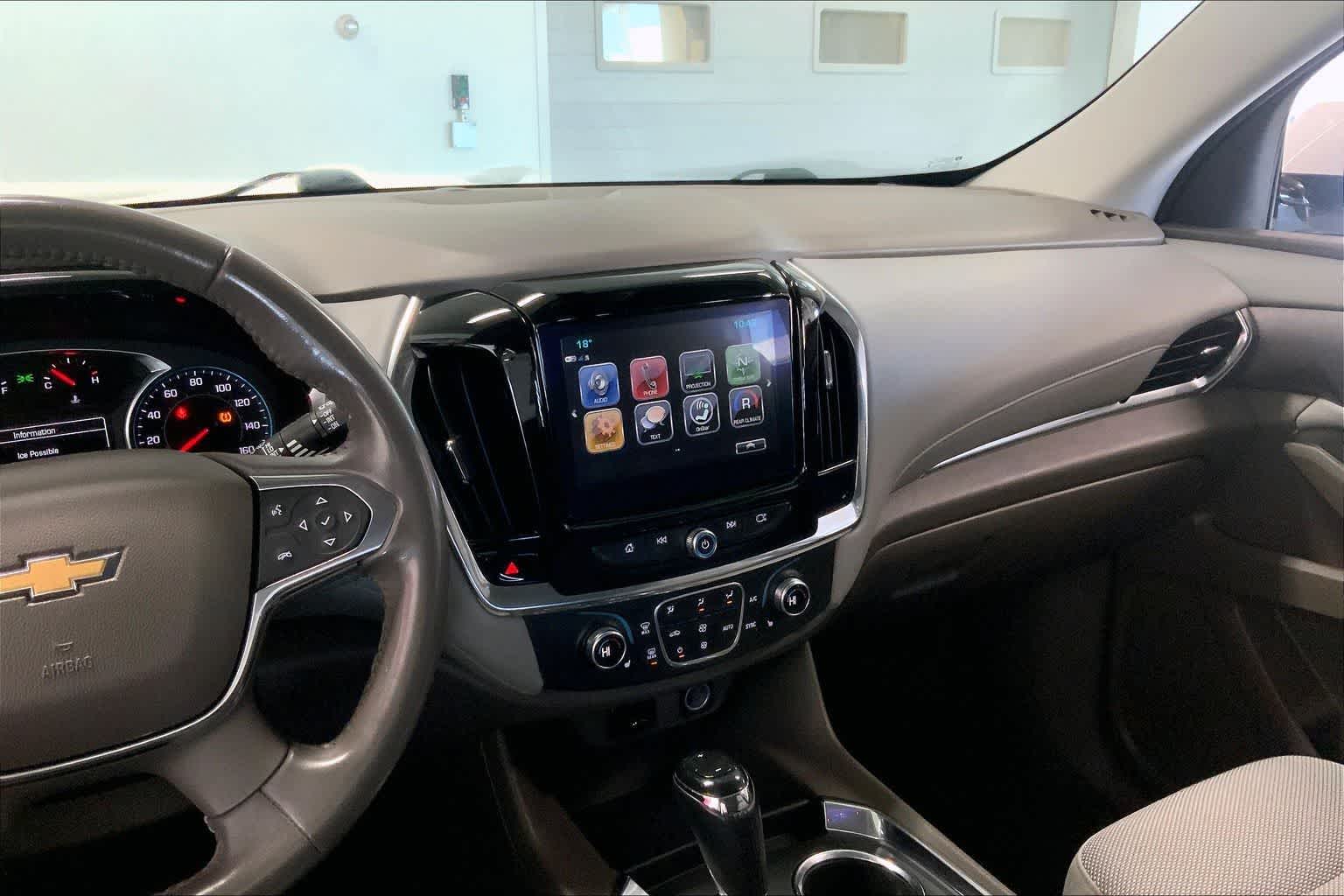 Thumbnail: 2018 Chevrolet Traverse - 14