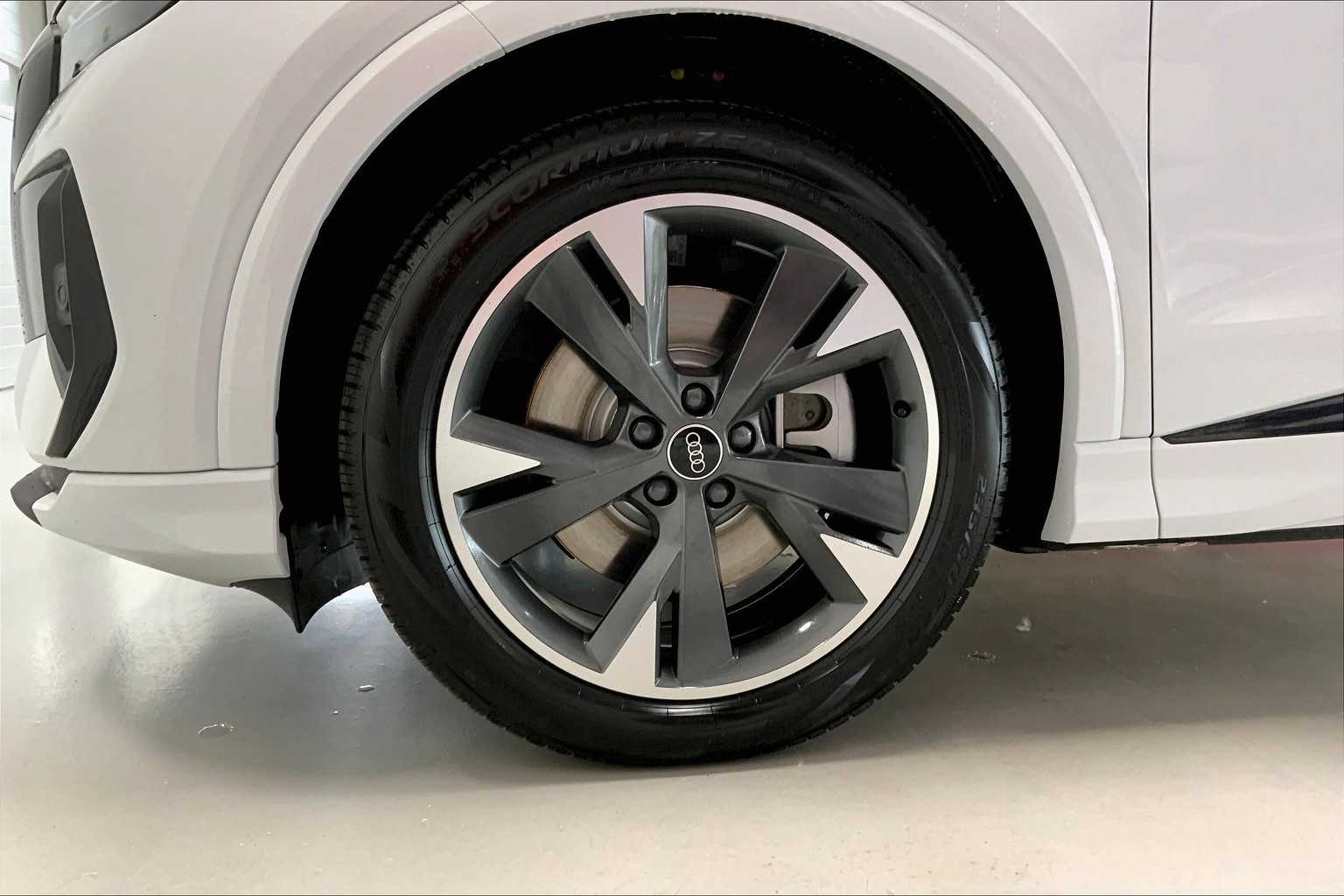 2025 Audi Q4 e-tron Premium Plus 8