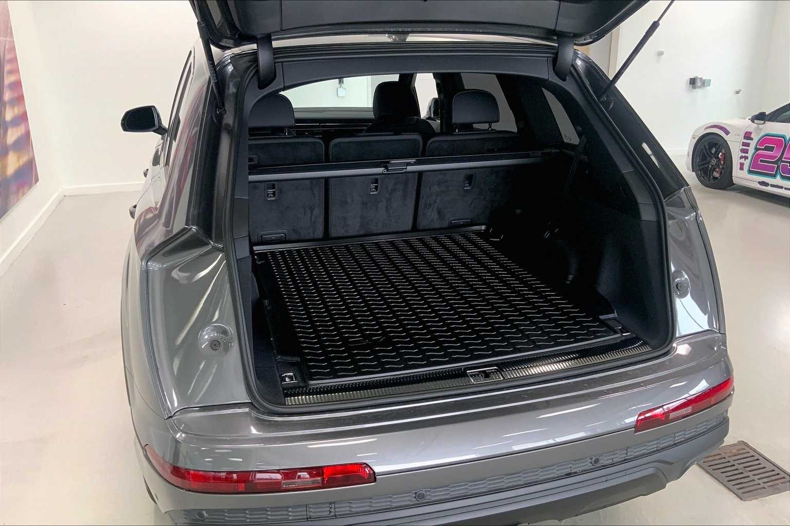 Thumbnail: 2026 Audi Q7 - 19