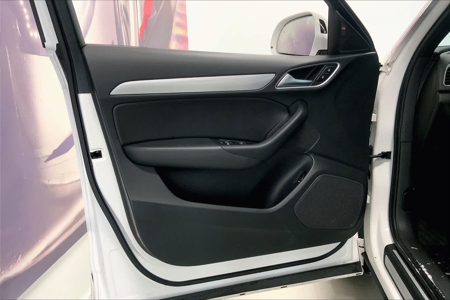 Thumbnail: 2018 Audi Q3 - 23