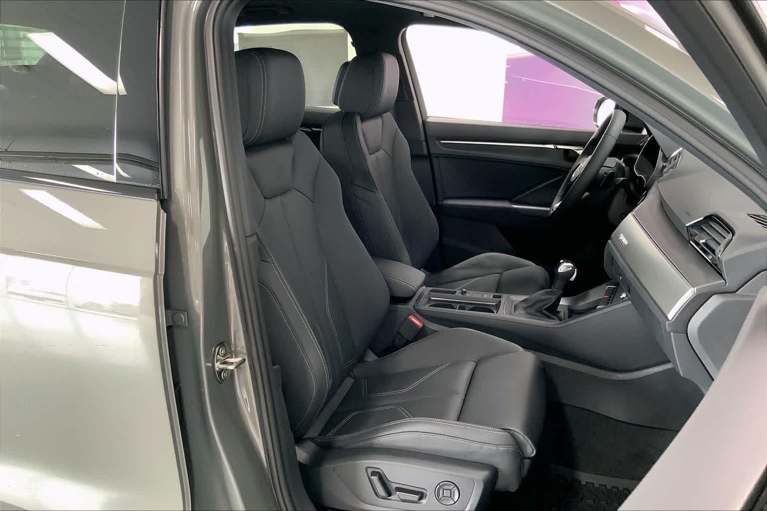 Thumbnail: 2025 Audi Q3 - 14