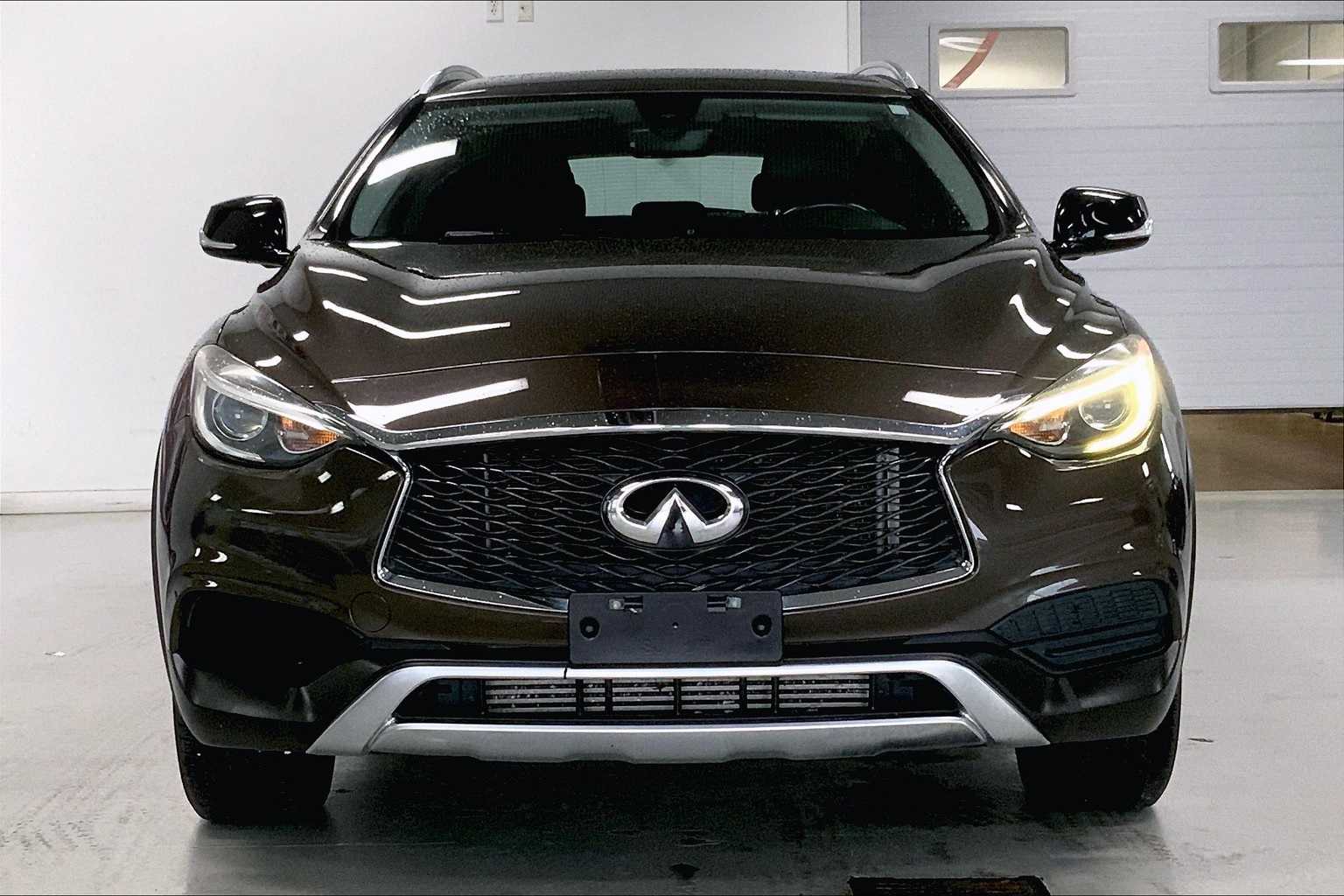 Thumbnail: 2017 INFINITI QX30 - 6