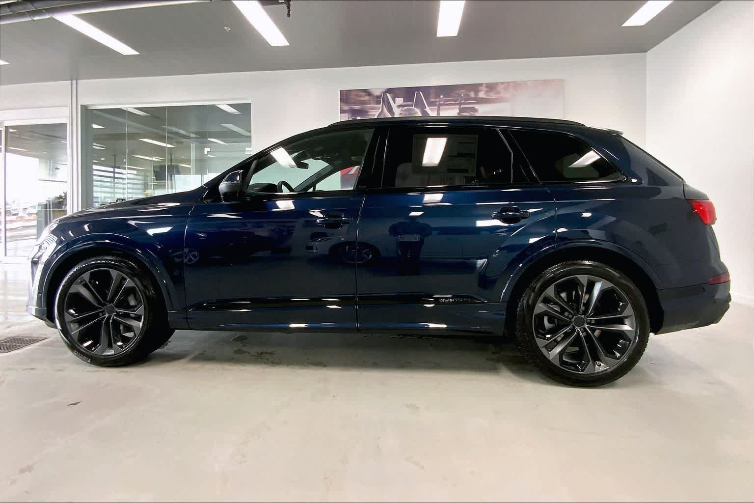 Thumbnail: 2026 Audi Q7 - 3