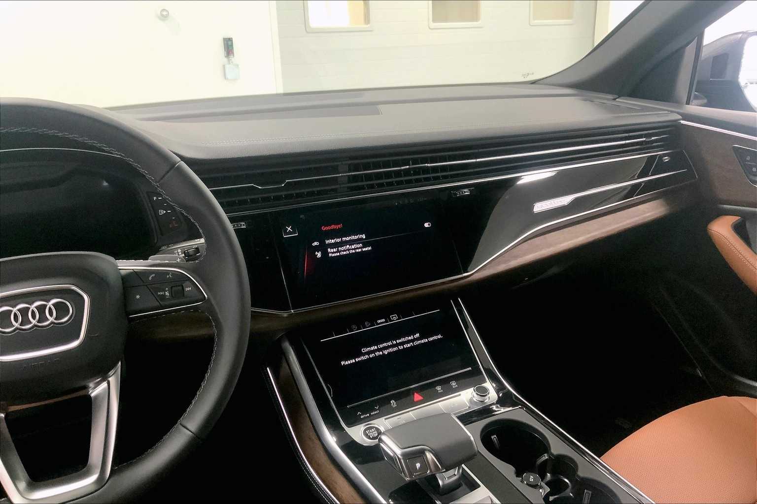 Thumbnail: 2026 Audi Q8 - 16