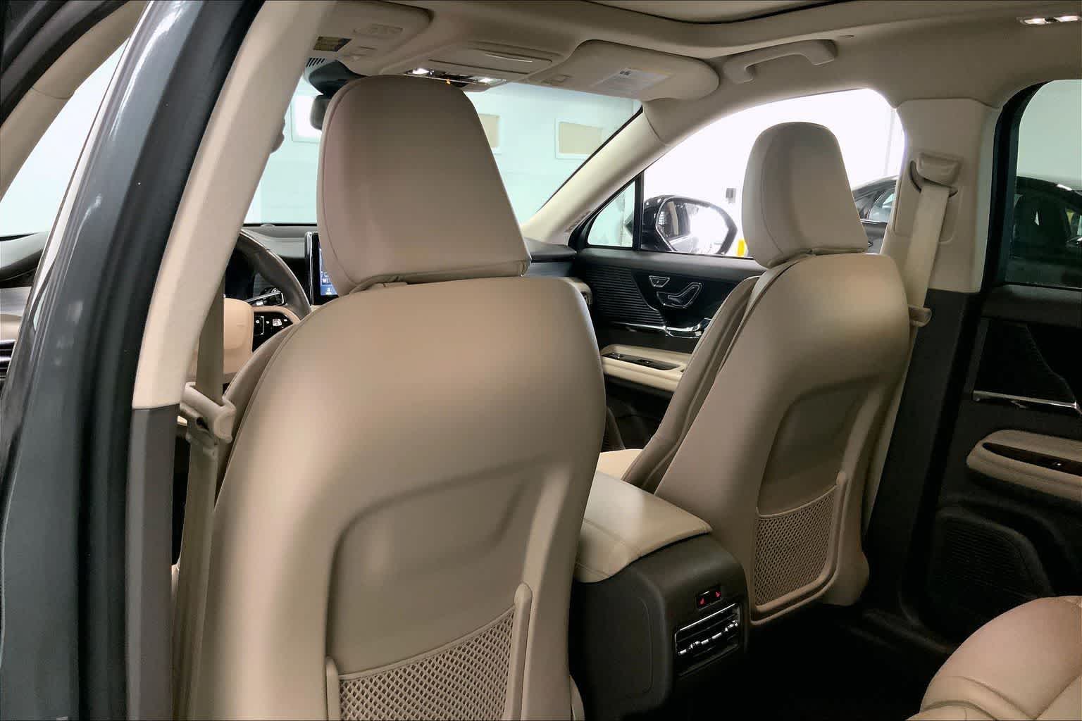 Thumbnail: 2022 Lincoln Corsair - 10