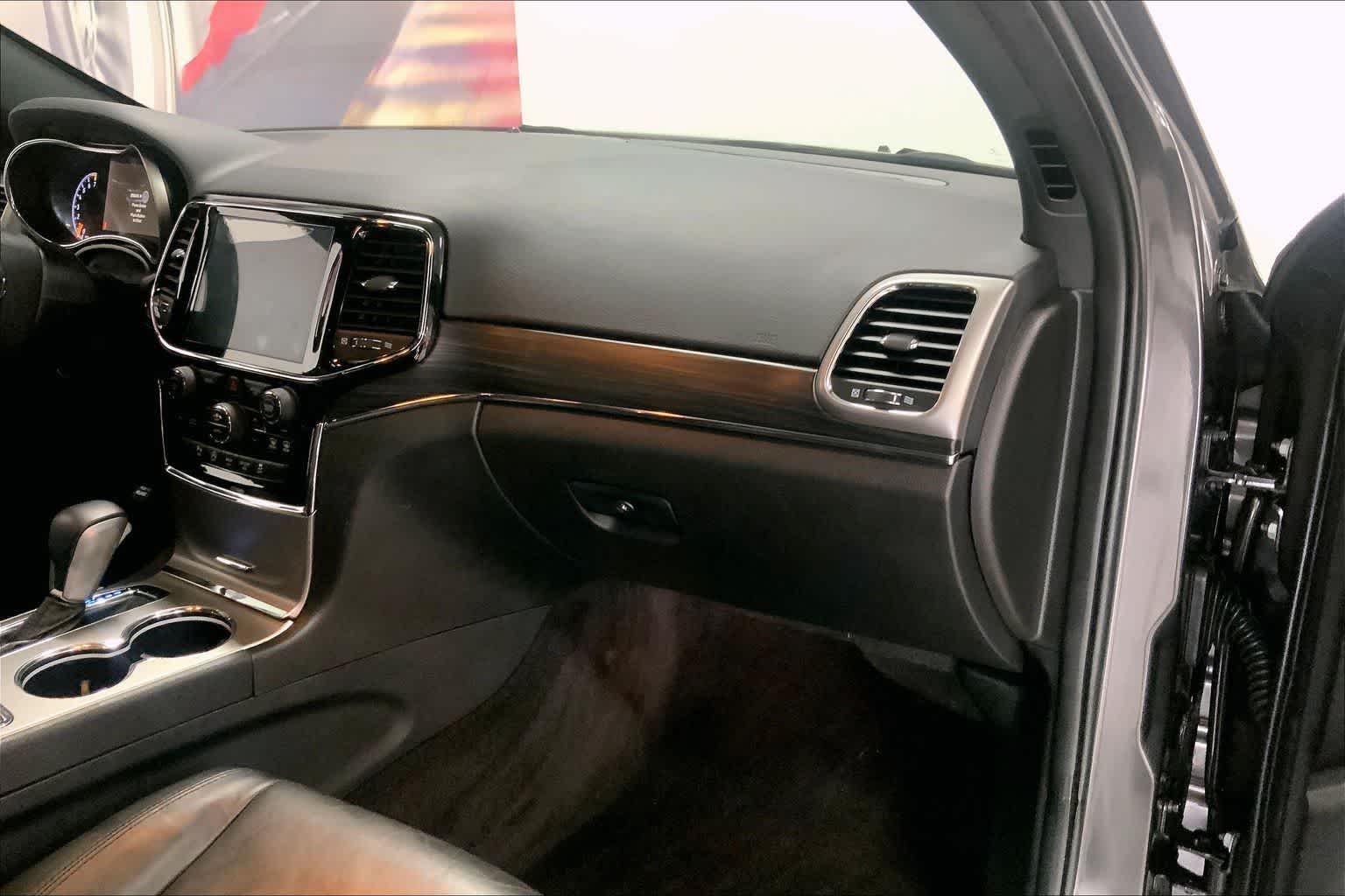 Thumbnail: 2019 Jeep Grand Cherokee - 20