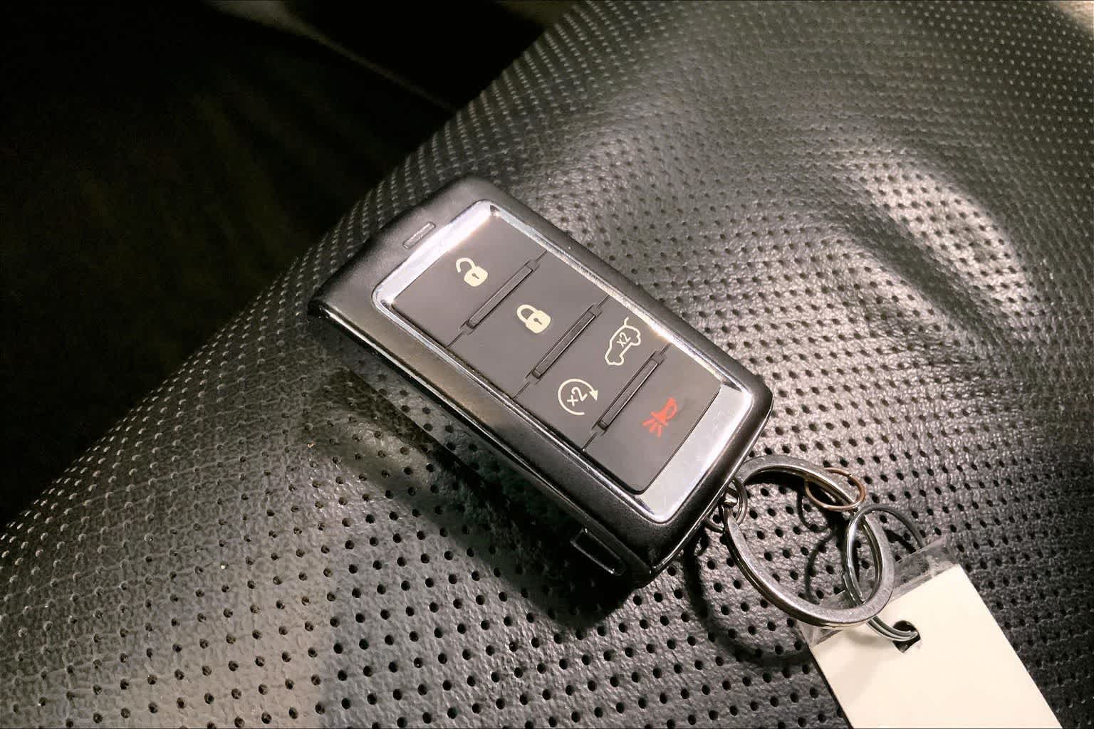 Thumbnail: 2022 Jeep Wagoneer - 17