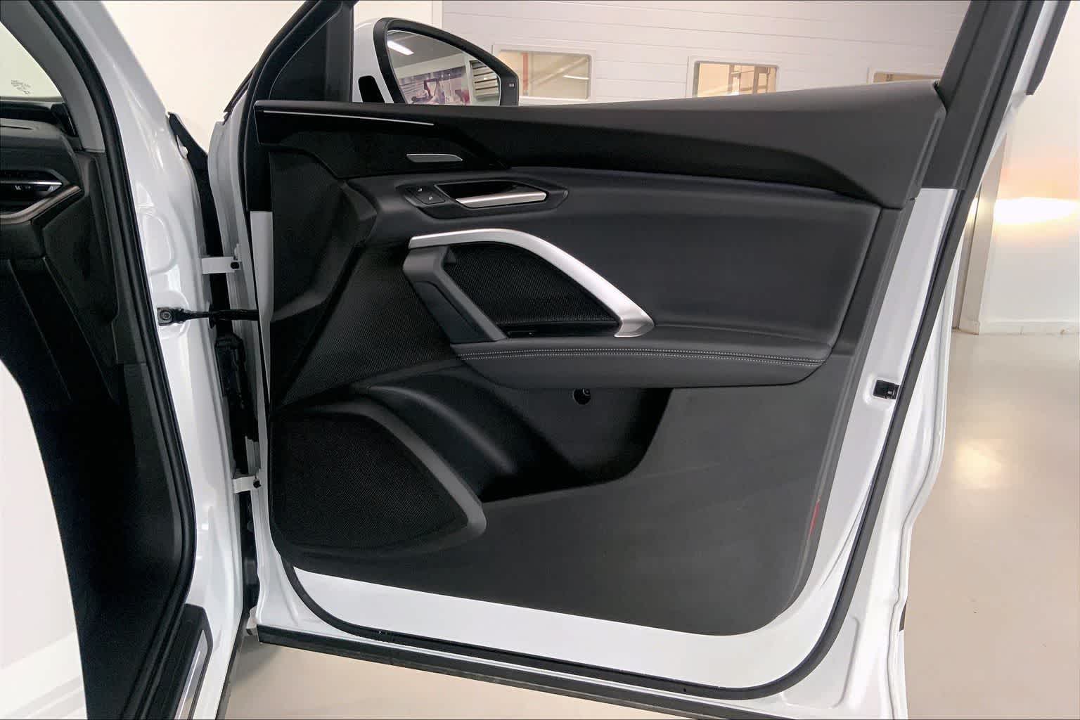 Thumbnail: 2025 Audi Q5 - 25