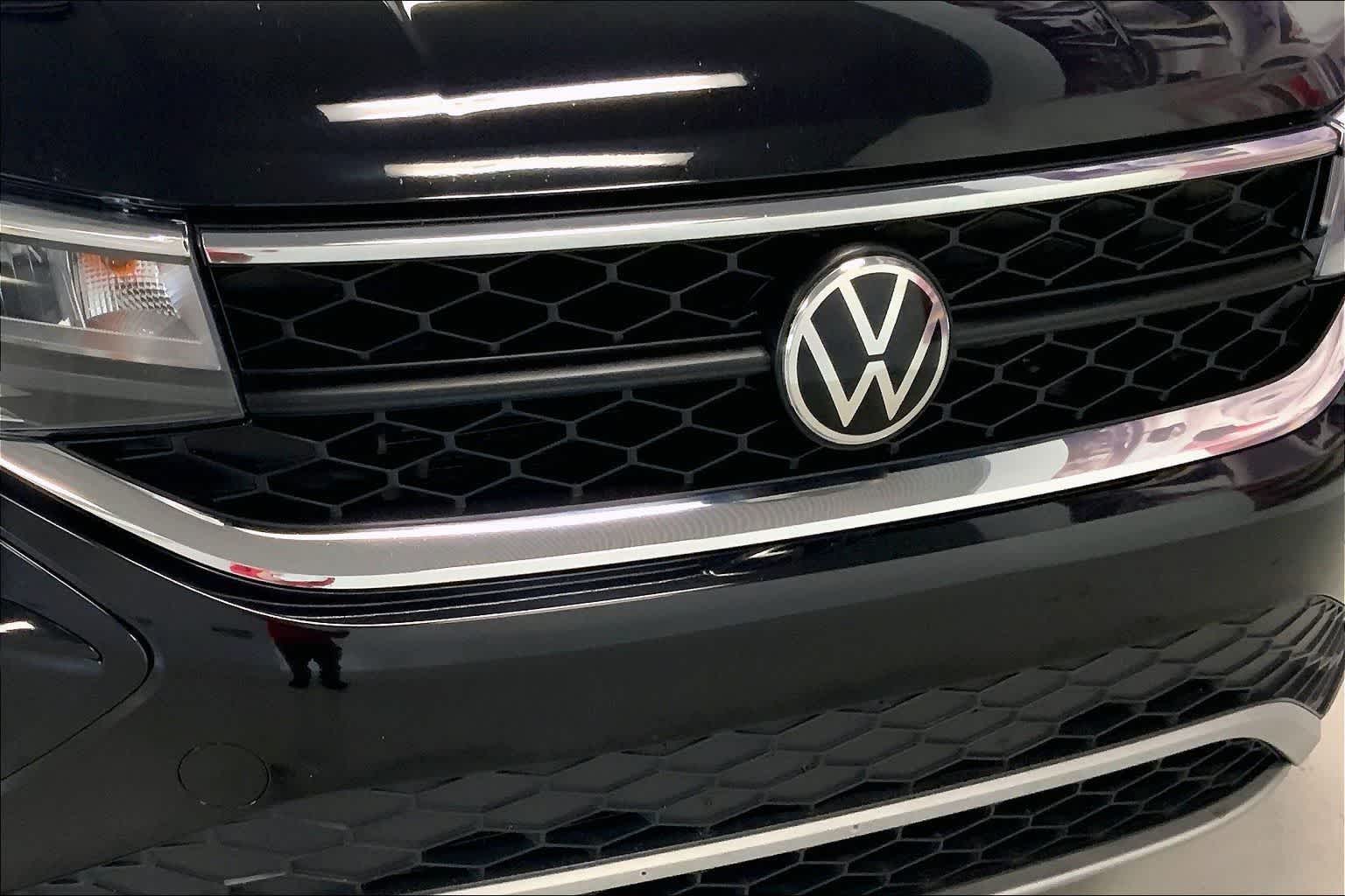 Thumbnail: 2022 Volkswagen Taos - 30