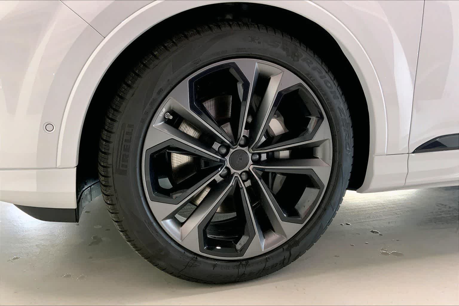 Thumbnail: 2026 Audi Q7 - 8