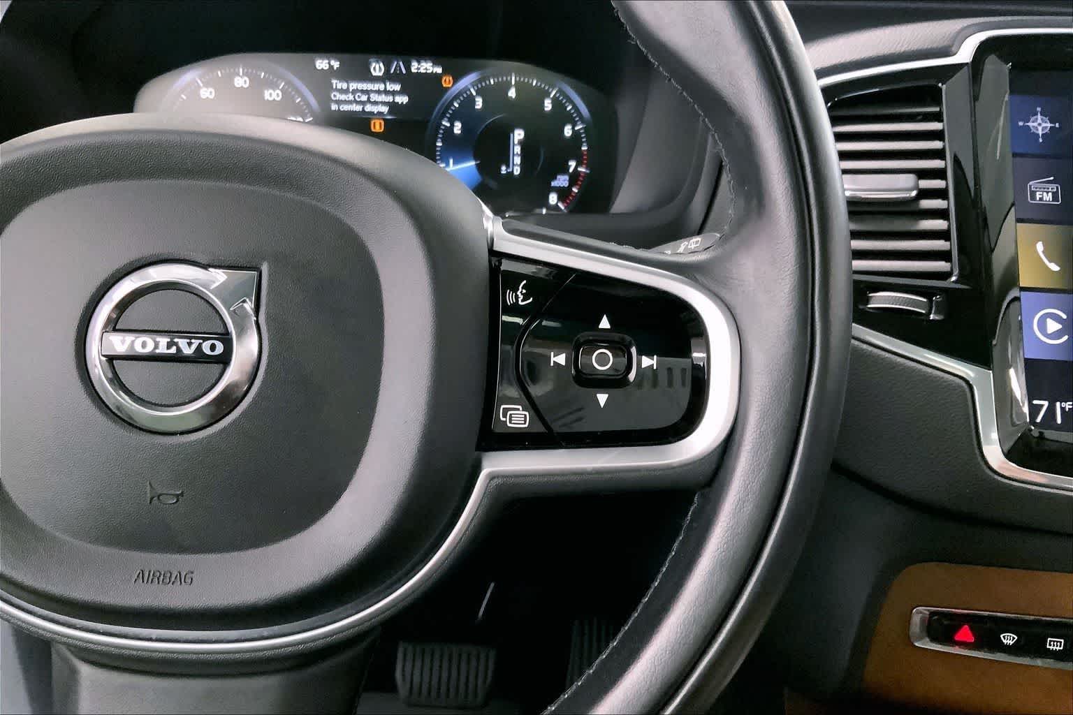 Thumbnail: 2019 Volvo XC90 - 22