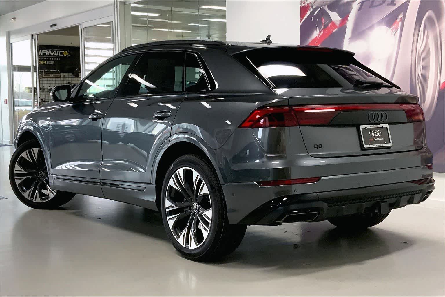 Thumbnail: 2026 Audi Q8 - 4