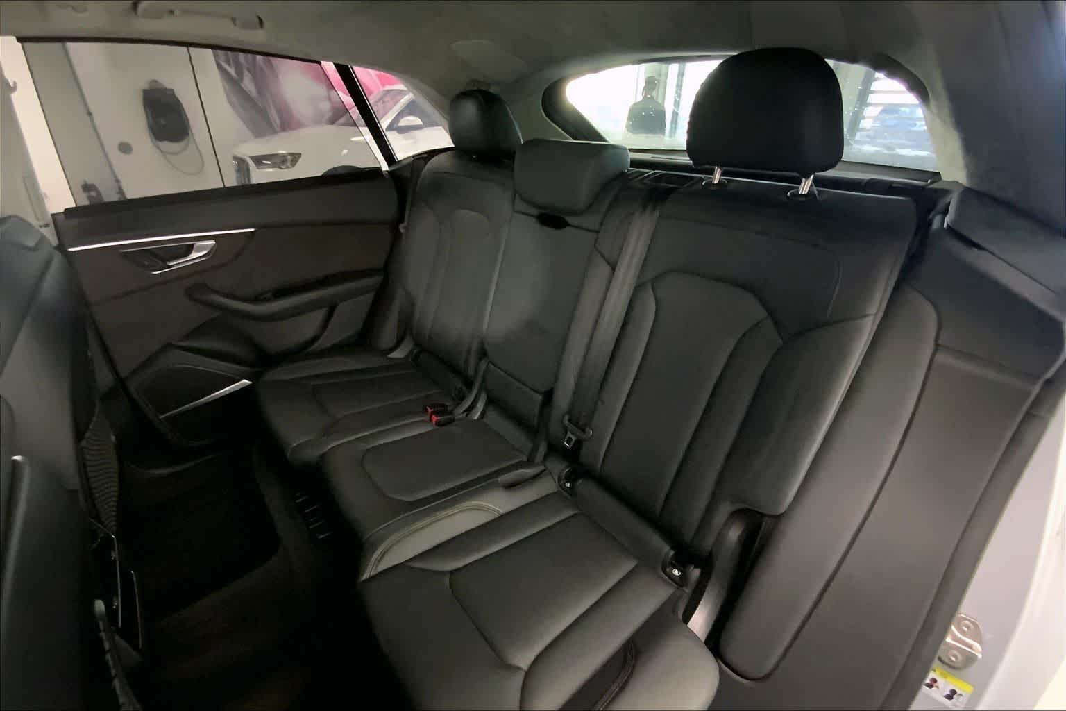 Thumbnail: 2019 Audi Q8 - 25