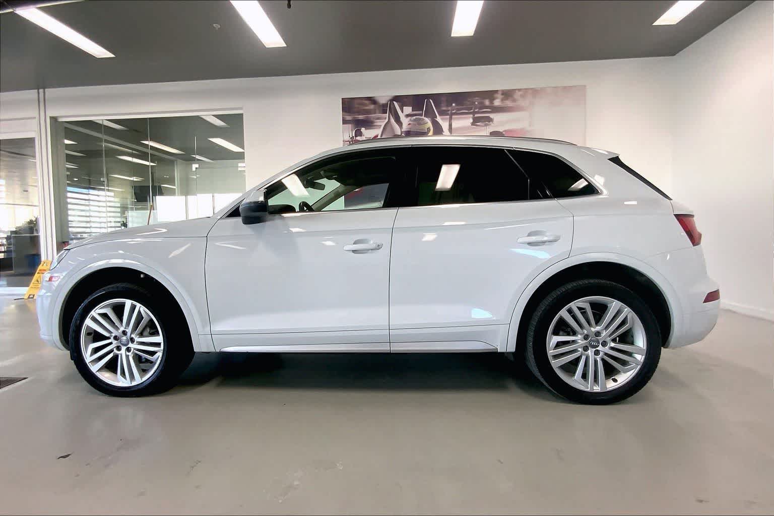 Thumbnail: 2020 Audi Q5 - 3