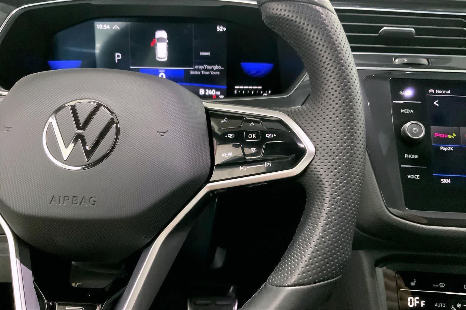 Thumbnail: 2022 Volkswagen Tiguan - 22