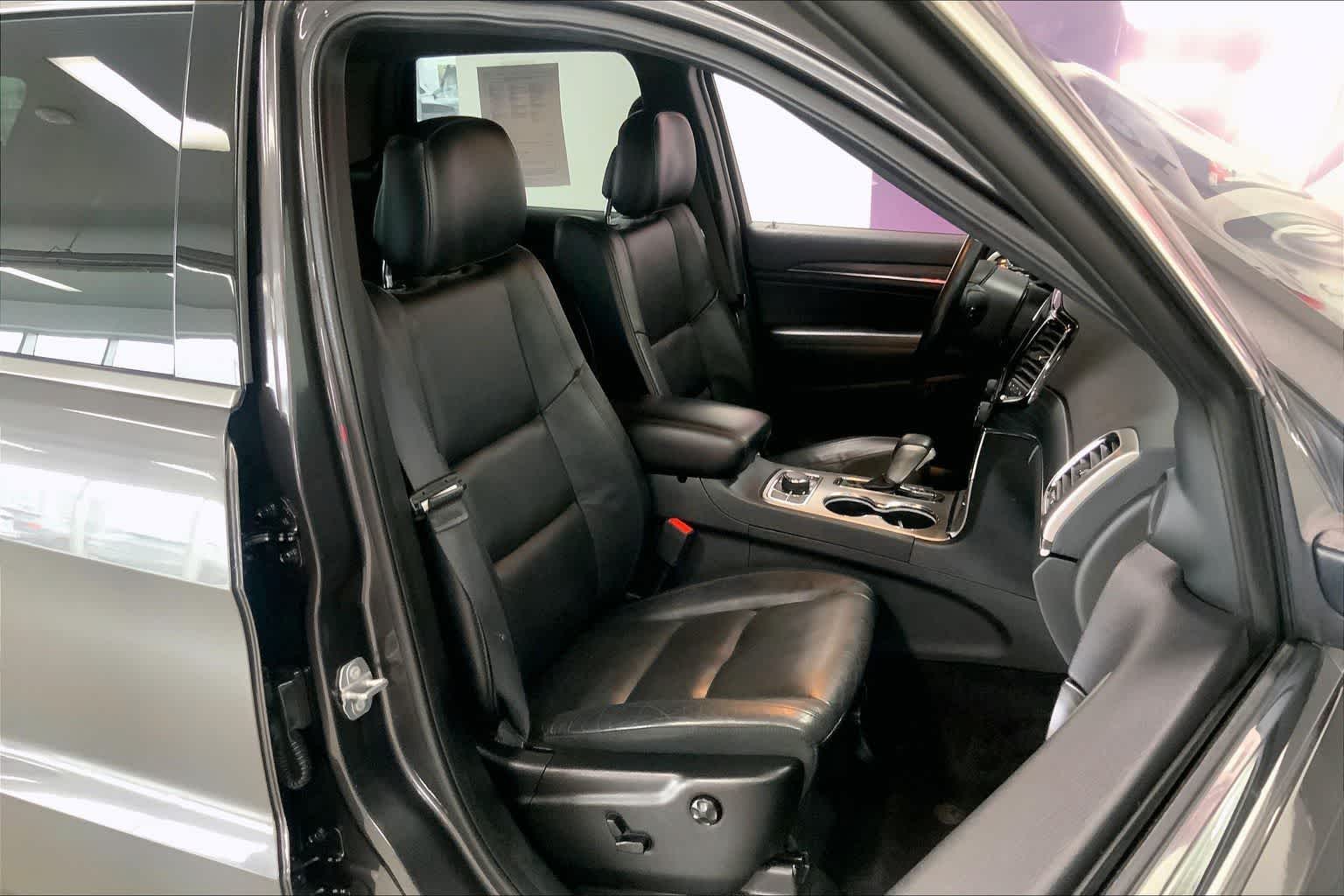 Thumbnail: 2019 Jeep Grand Cherokee - 11