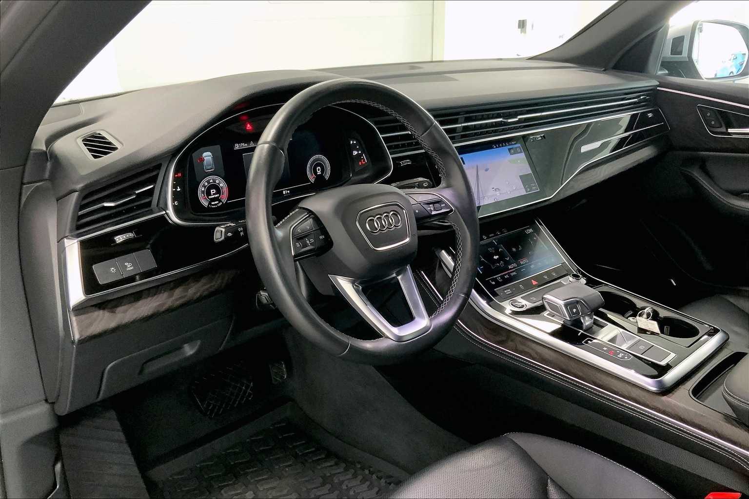 Thumbnail: 2022 Audi Q8 - 2