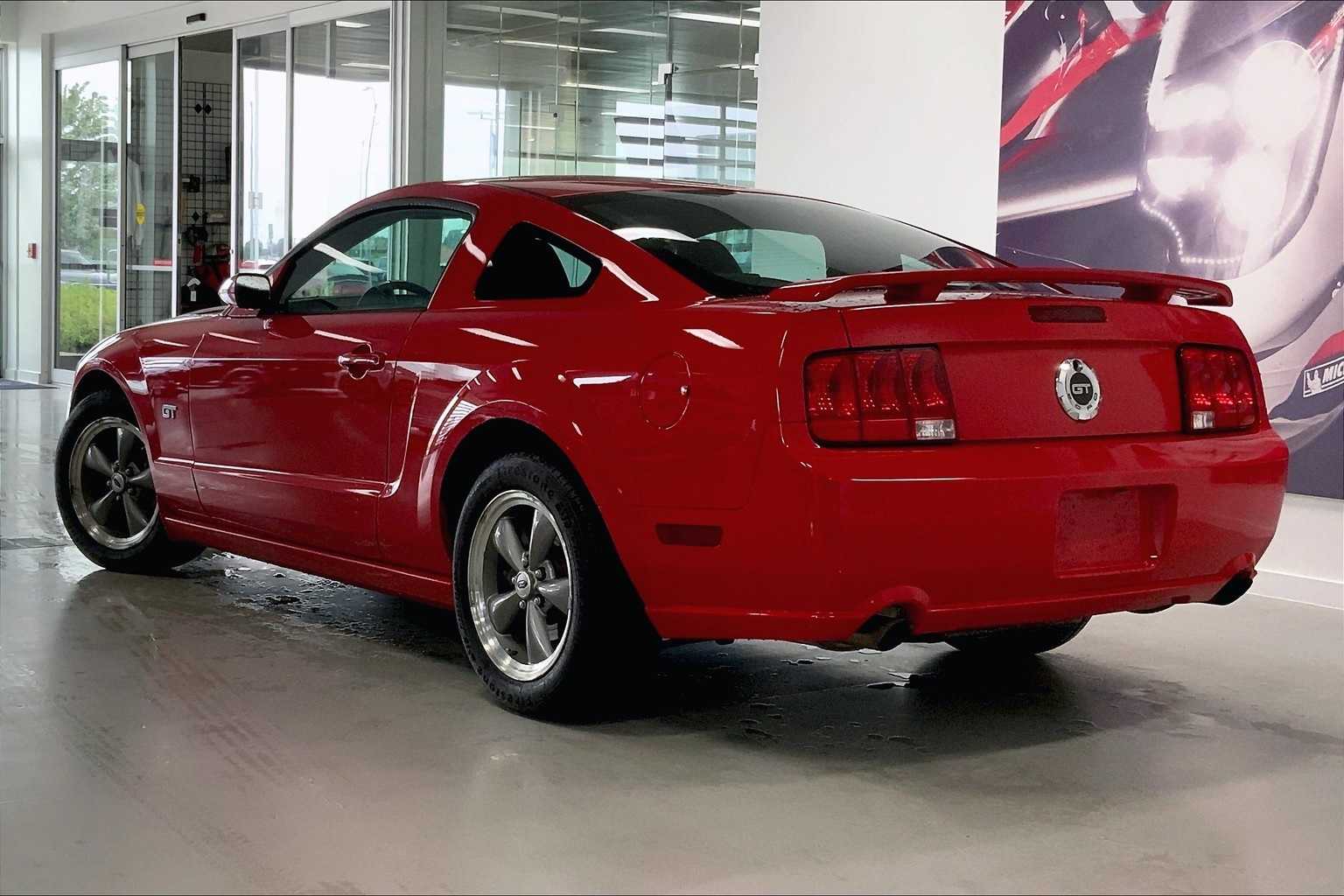 2006 Ford Mustang GT Deluxe photo 4