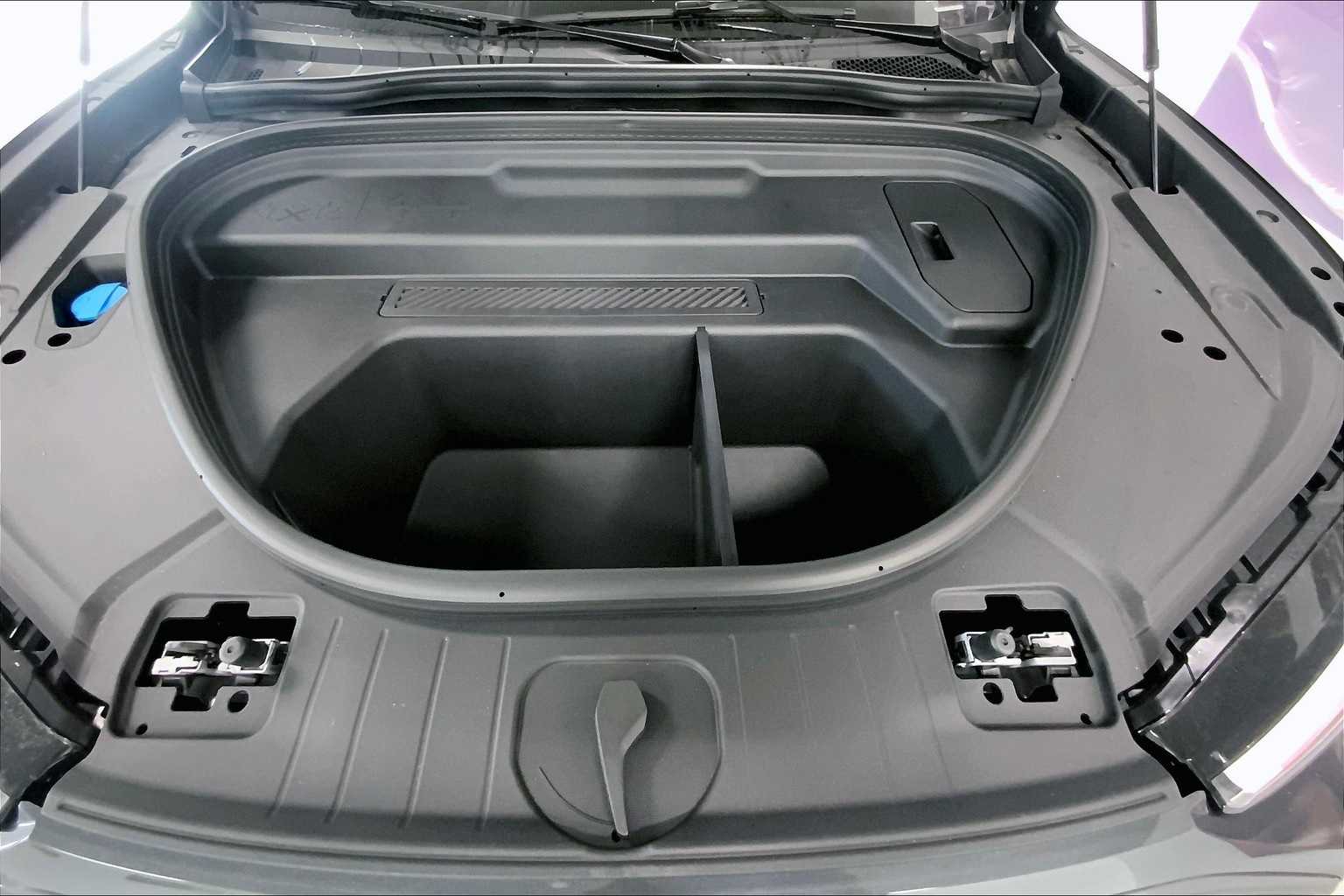 2025 Audi Q6 e-tron Premium Plus 8