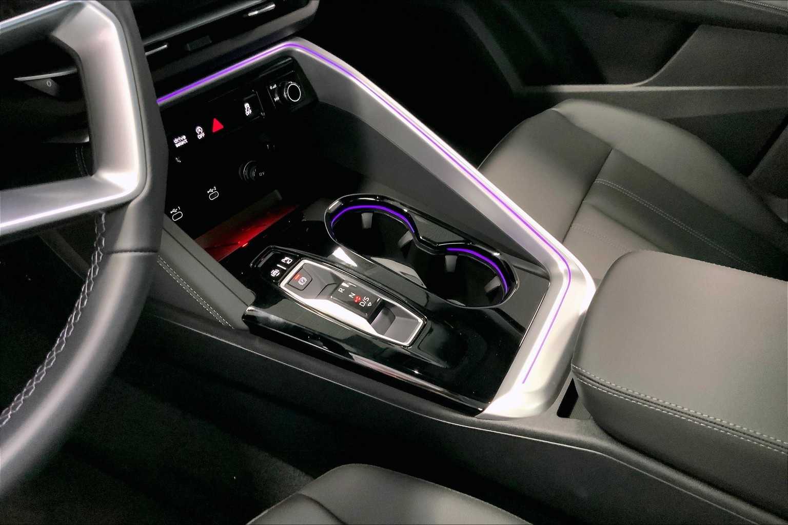 Thumbnail: 2025 Audi Q5 - 17