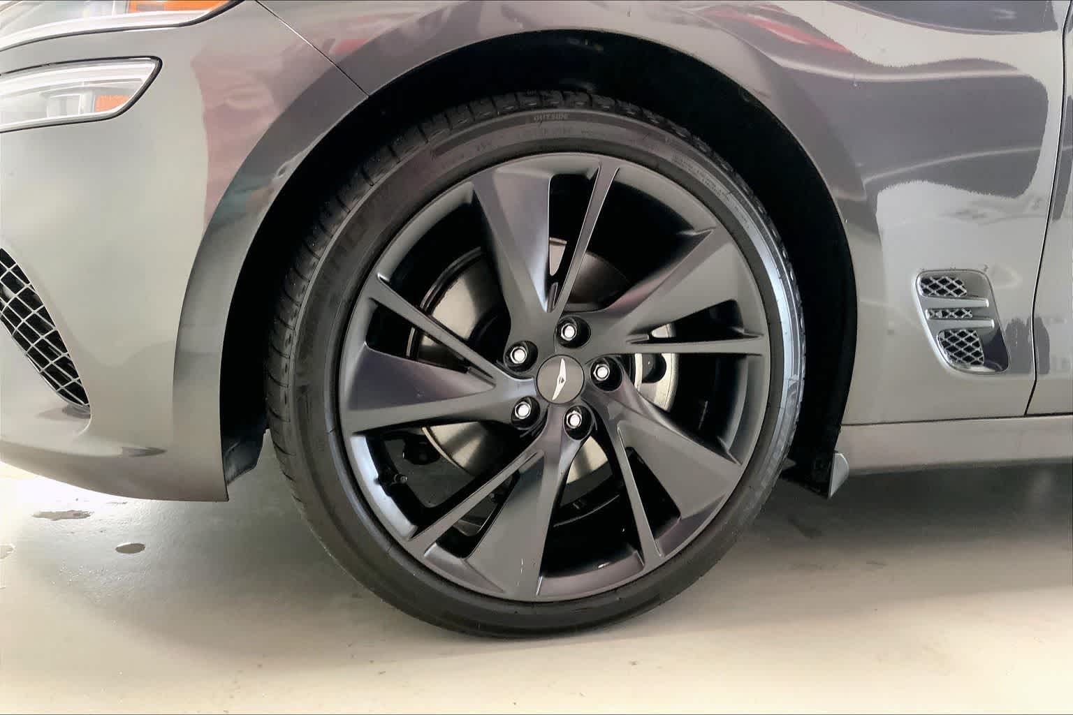 Thumbnail: 2023 Genesis G70 - 8