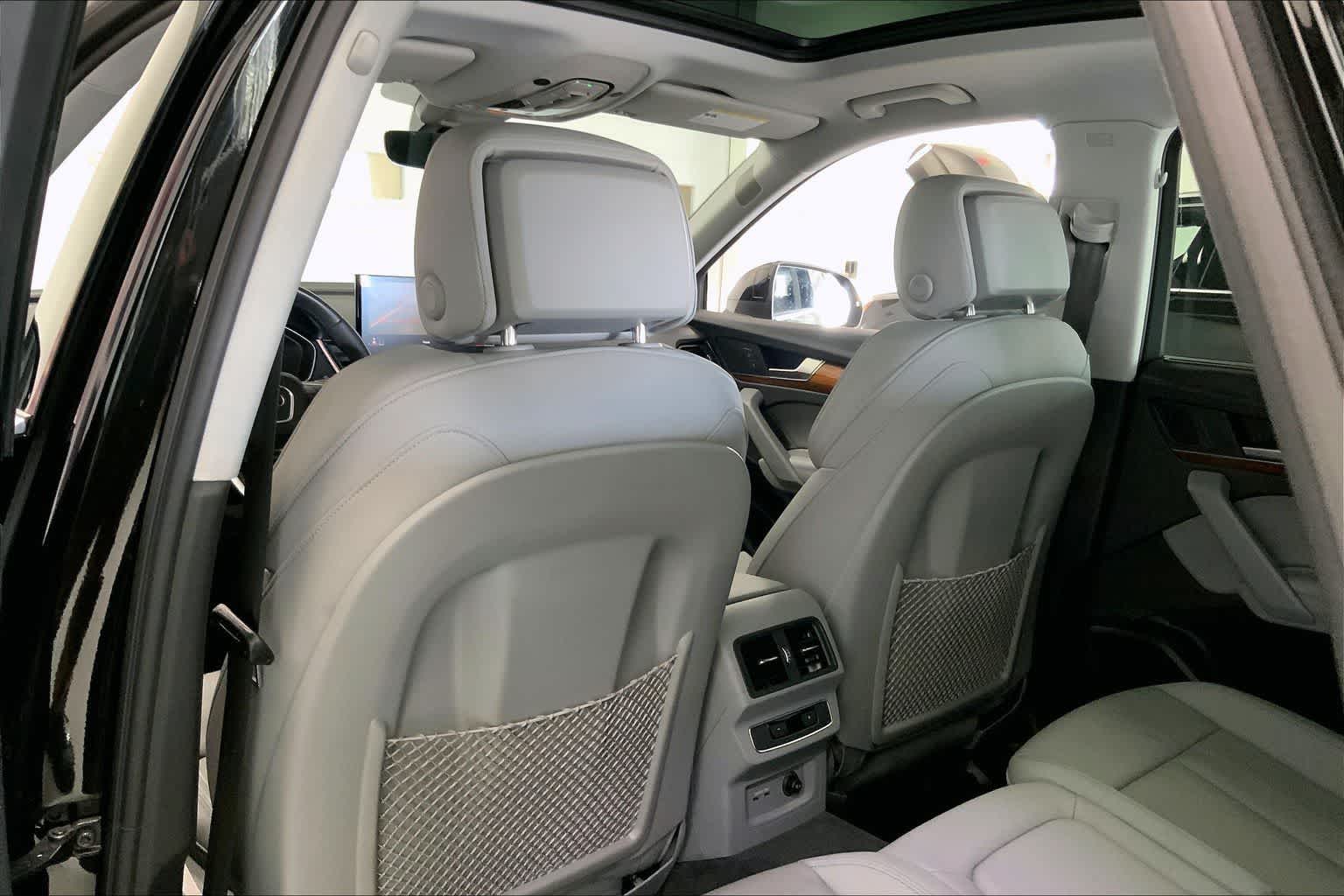 Thumbnail: 2023 Audi Q5 - 10
